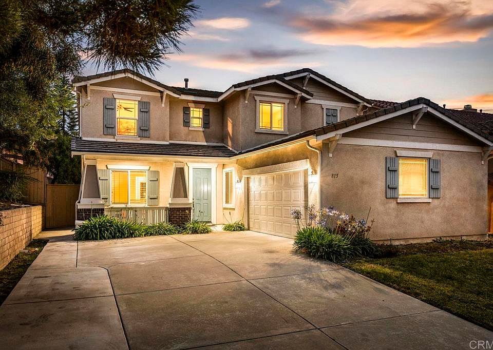1st image of 815 Avenida Abeja