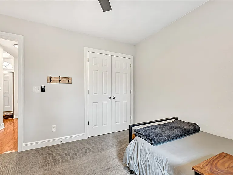 701 SW Maidstone Ave — Photo 23