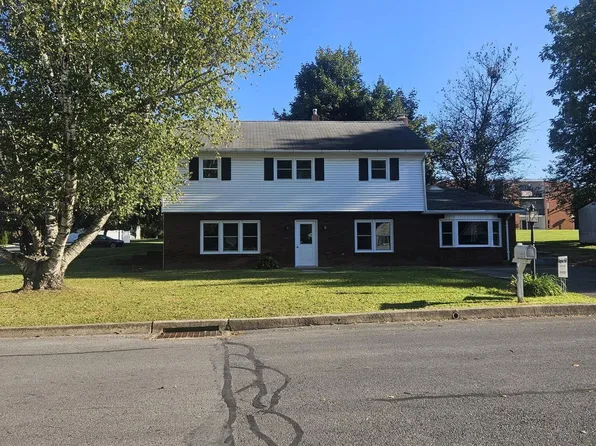 742 Saint Paul St, Lewisburg, PA 17837