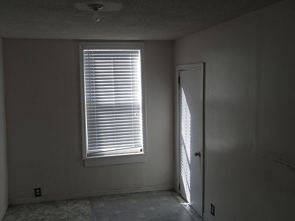 2nd image of 47 S 14th St