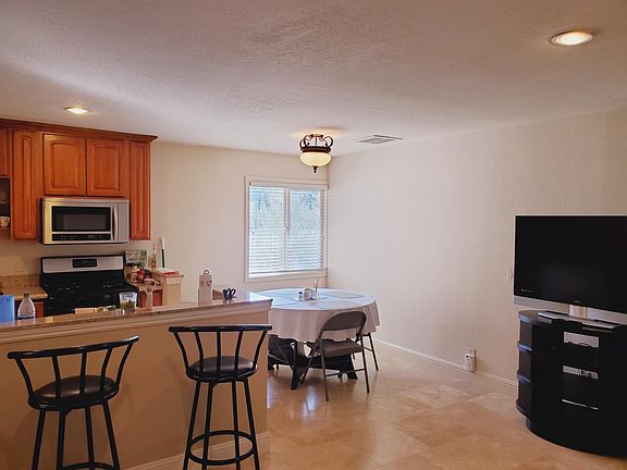 2nd image of 1158 Lawrence Rd