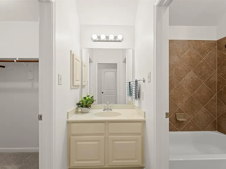 3814 Hunters Gate Ct — Photo 41
