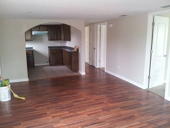 2nd image of 717 W Hill Dr