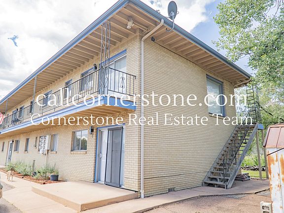 2nd image of 902 Teal Ct #1