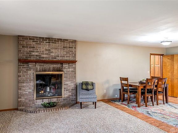 4th image of 557 Merrick Dr