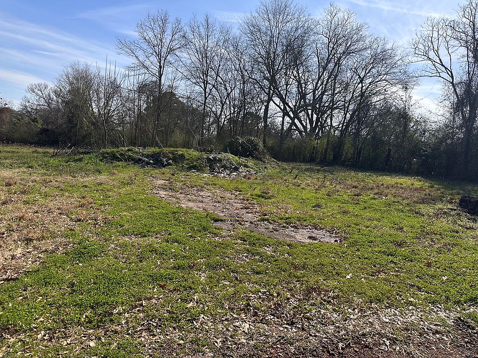 2nd image of 300 4th St