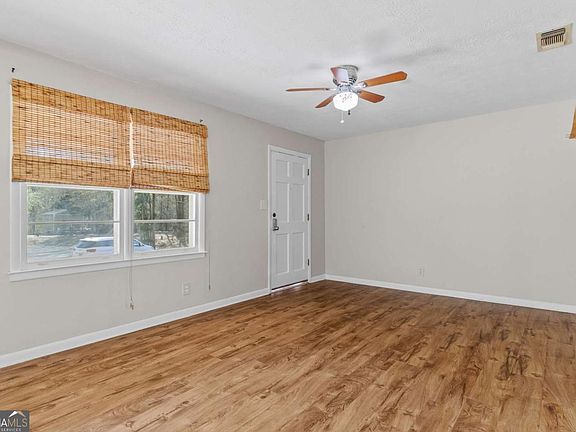 5th image of 4685 Pinedale Dr