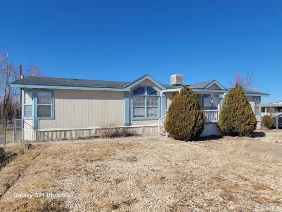 25 Buffalo Ln, Yerington, NV 89447