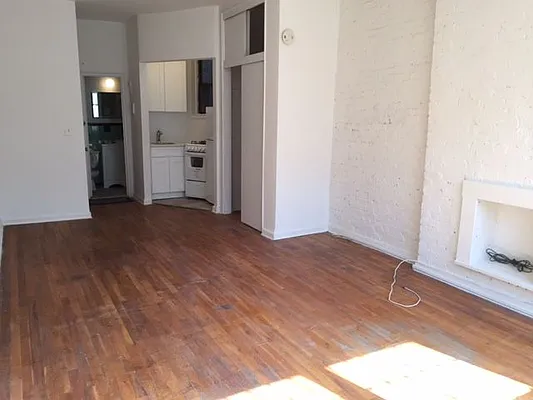 Rented by Eric Goodman Realty Corp | media 7