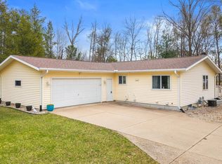 936 Sussex Ct, Nekoosa, WI 54457
