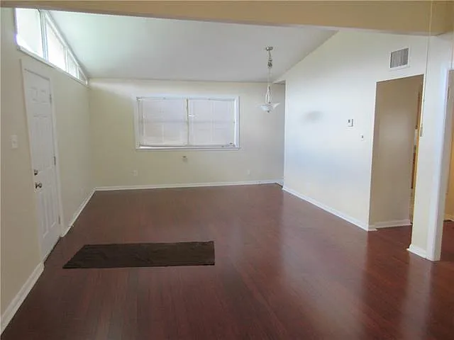 Building Photo - 423 E Butterfly Cir