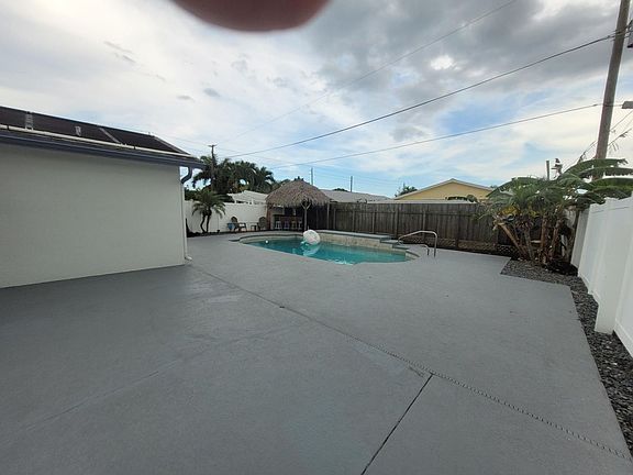 4th image of 516 NW 54th St #516