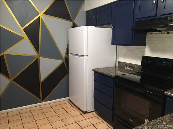 5th image of 5708 N Broadway St