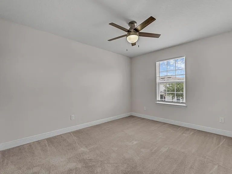 569 Bethesda Ct — Photo 15
