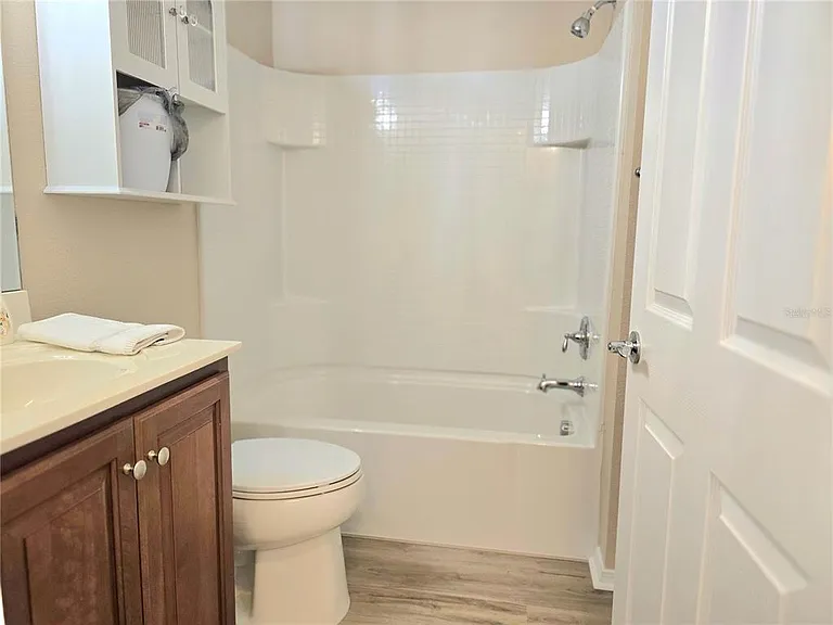 5646 Sunset Falls Dr — Photo 10