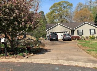 151 High Meadows Ln, Greer, SC 29651