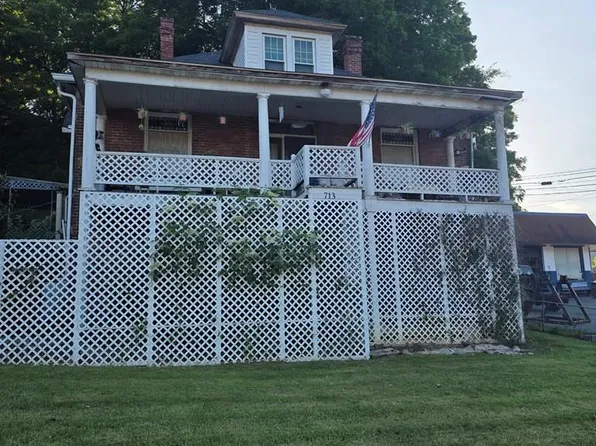 713 Virginia Ave, Bluefield, VA 24605
