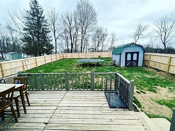 4th image of 62050 Pikeview Dr