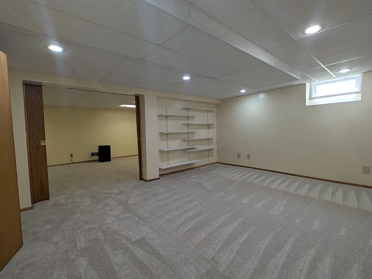 510 Emann Dr — Photo 8