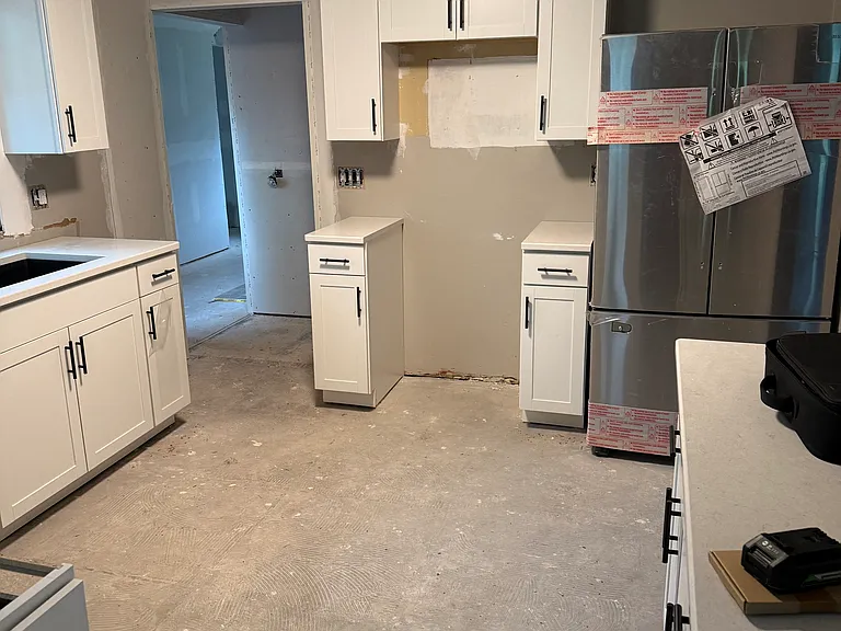 34 Charles Ave — Photo 4