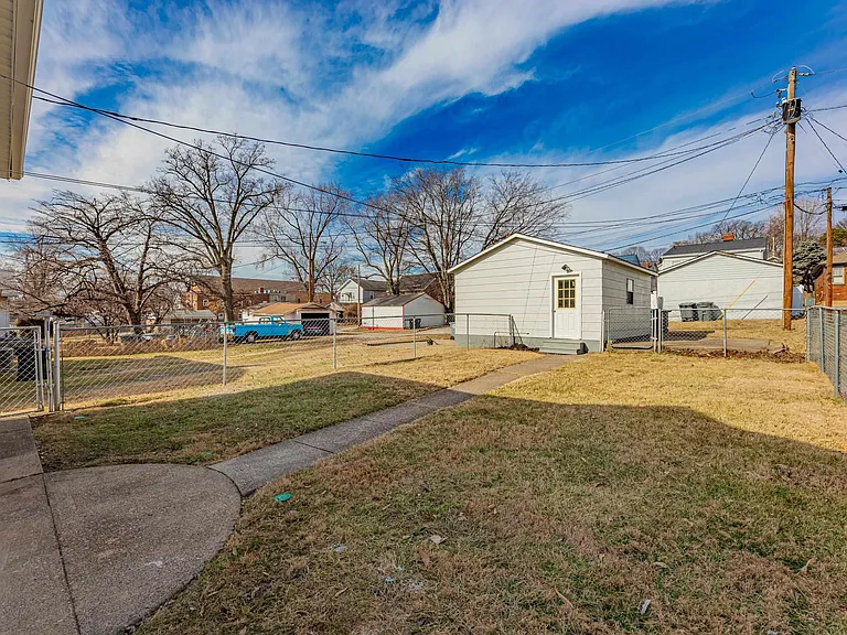 2727 Austin Ave — Photo 32