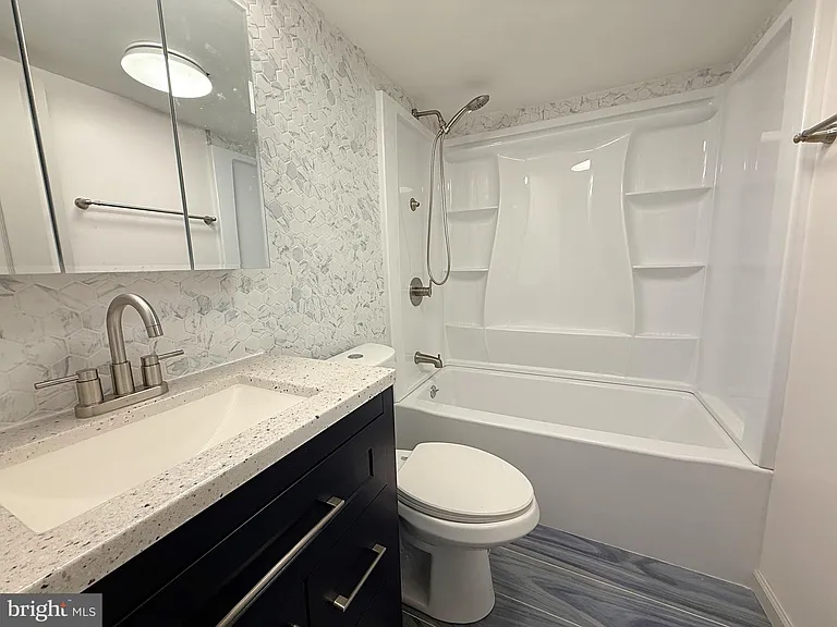 150 Berwick Pl #22A — Photo 12