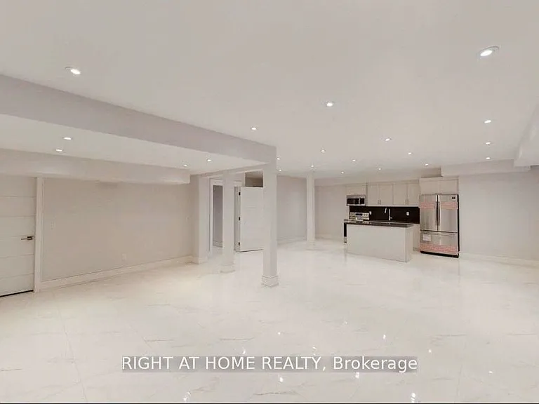 81 Joseph St E — Photo 5