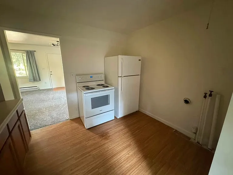 3915 Burwell St — Photo 3