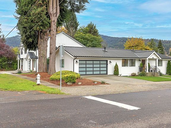 2nd image of 475 NE Alder Street