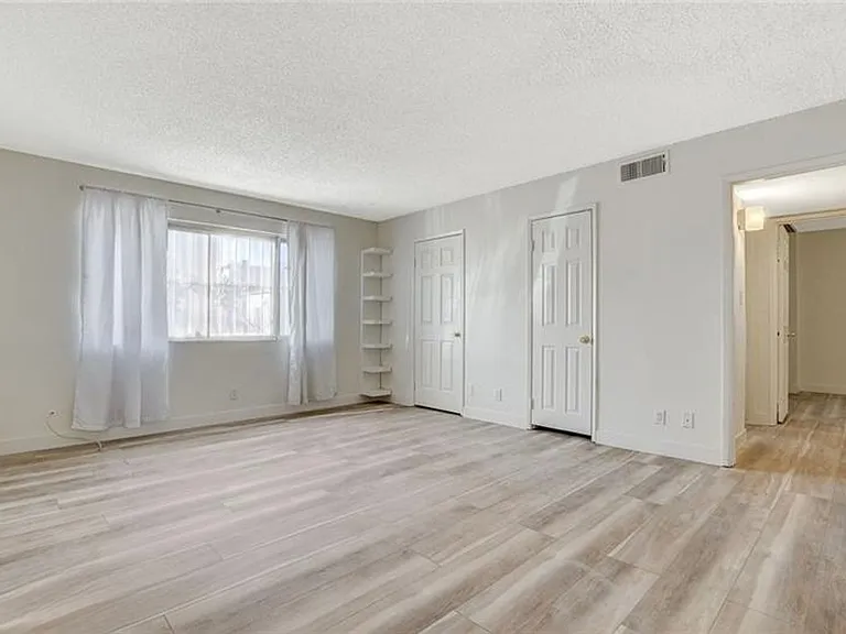 3841 Daisy St #19 — Photo 10