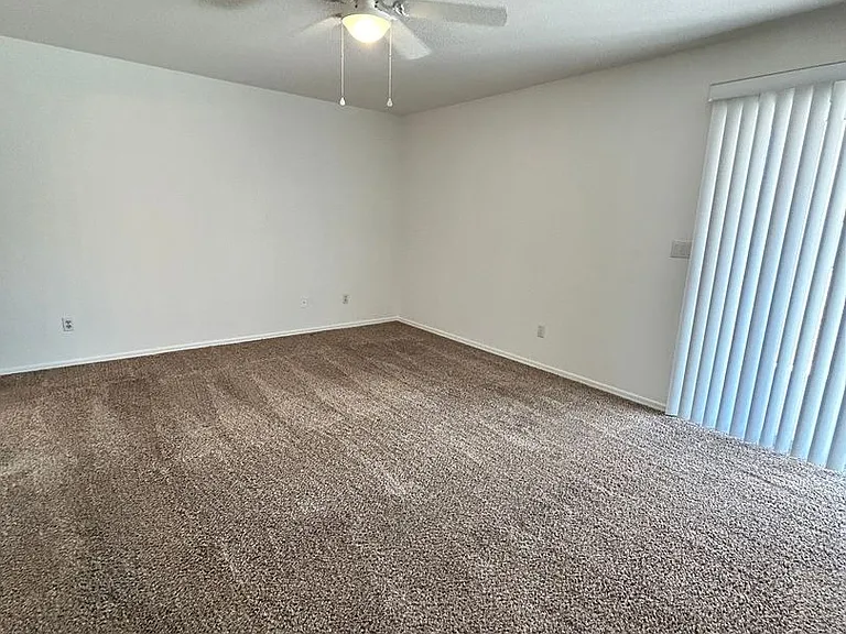 1668 Riverbelle Dr — Photo 12