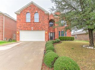 912 Chestnut Ave, Burleson, TX 76028