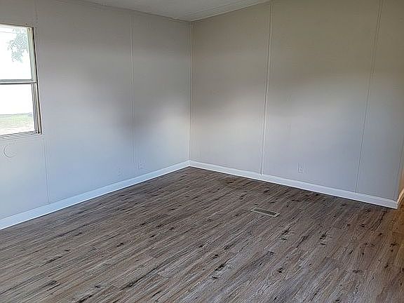 4th image of 86 Dana Dr