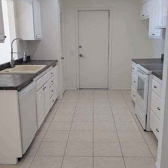 10631 W Desert Rock Dr — Photo 5