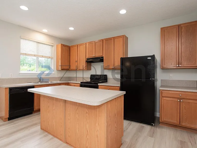 76195 Deerwood Dr — Photo 13