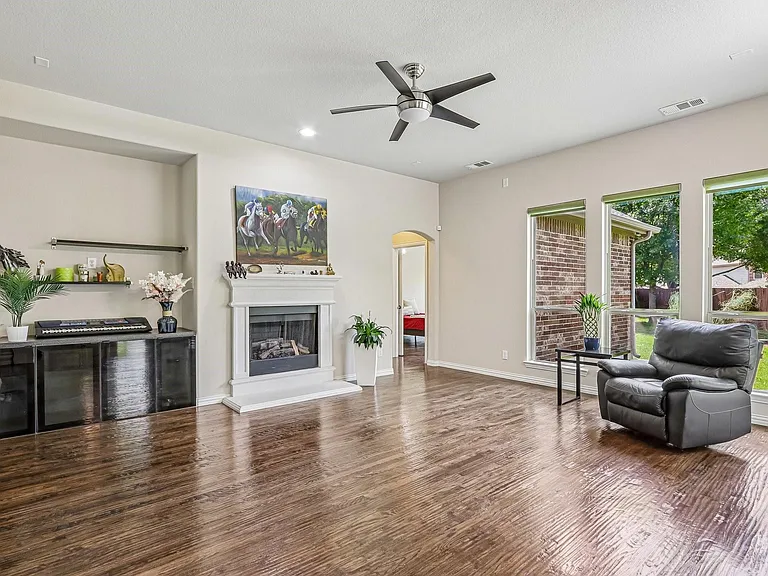 1828 Houghton Dr — Photo 23