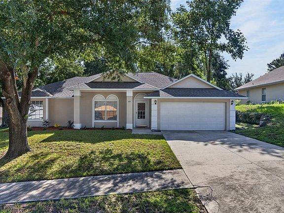 2nd image of 827 FORESTWOOD DRIVE