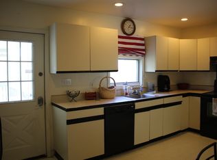 61 Huntoon Ln, Bethlehem, NH 03574