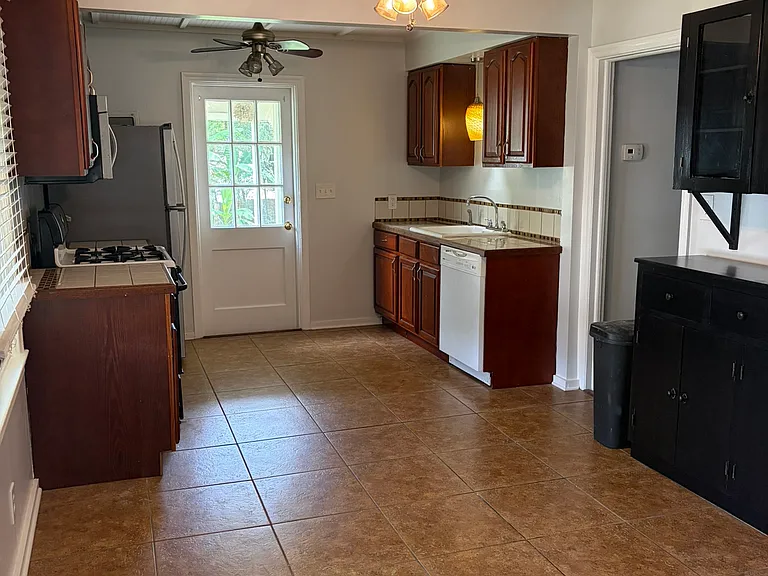 2503 Richard Ave — Photo 8