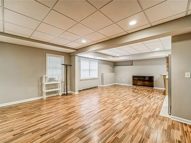 725 Orchard Ct #LOWER LEVEL — Photo 4