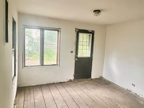 3rd image of 80 Cathryn St