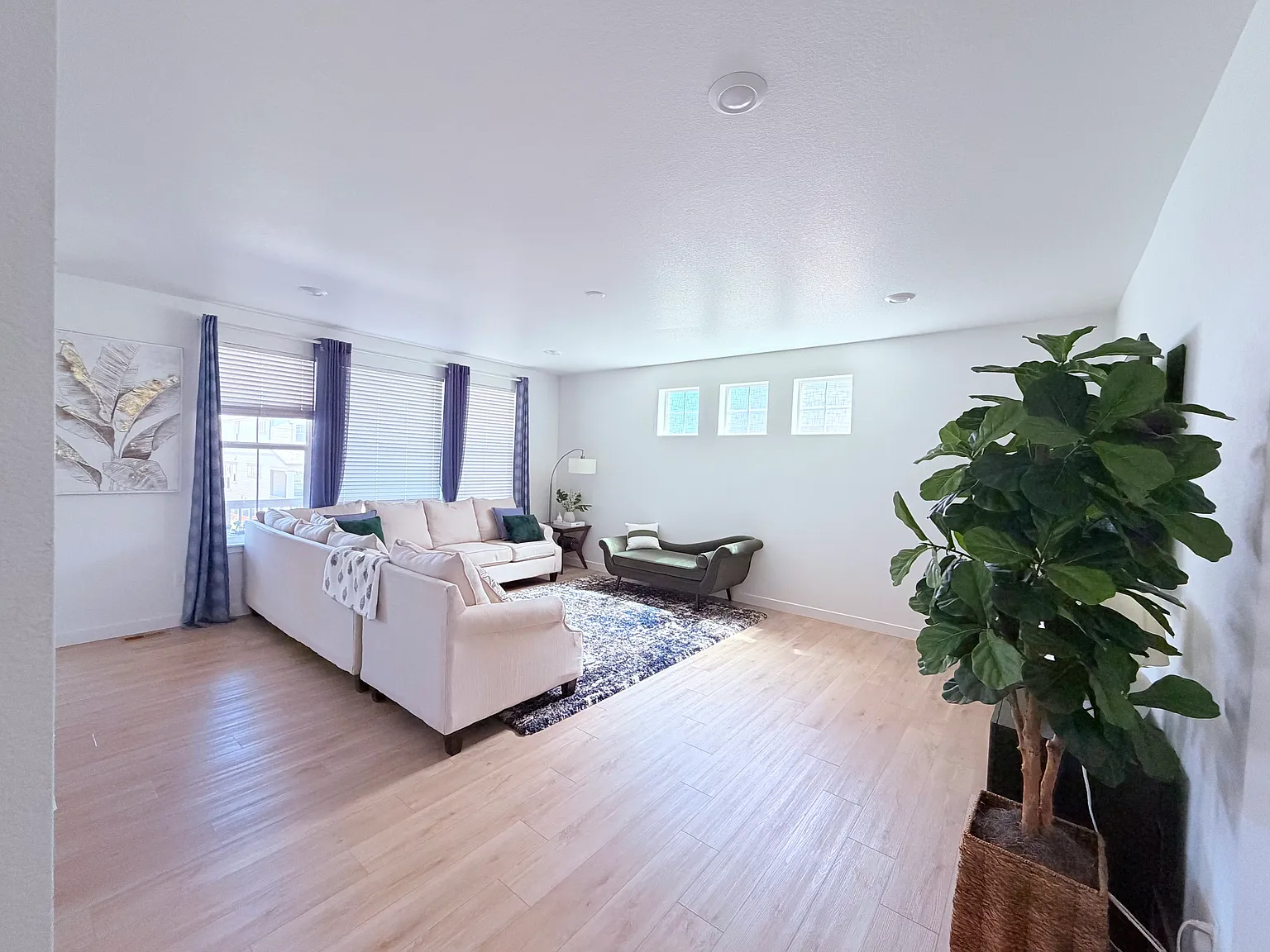 3 bed, 3.5 bath, $3,700 — Photo 4