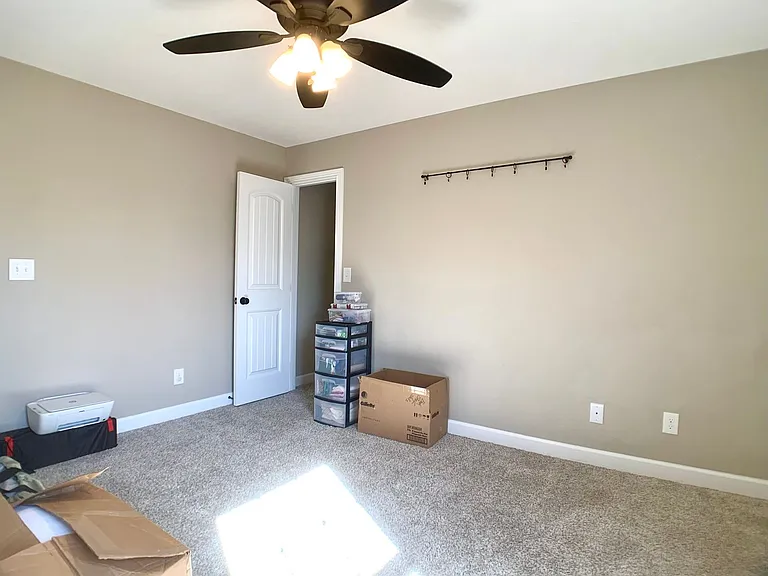 214 Penelope Ln — Photo 34