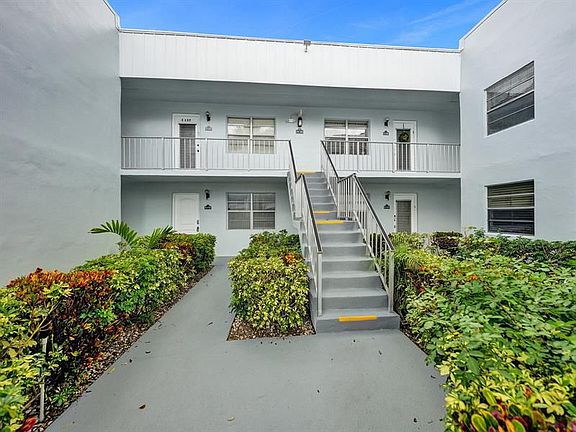 2nd image of 113 Normandy Ln #C
