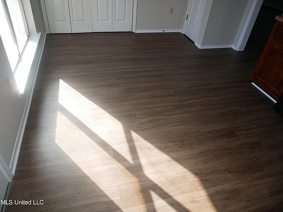 5th image of 6530 Jamestown Ave