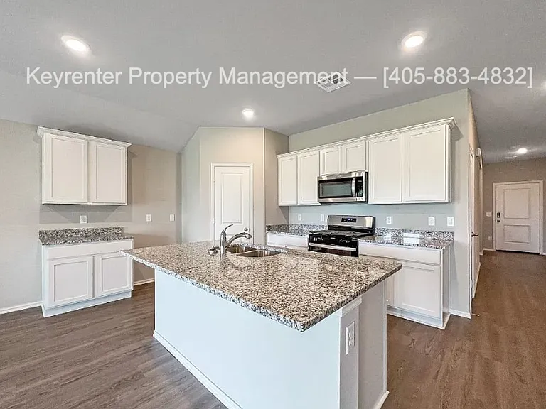 1308 Sunstone St — Photo 14