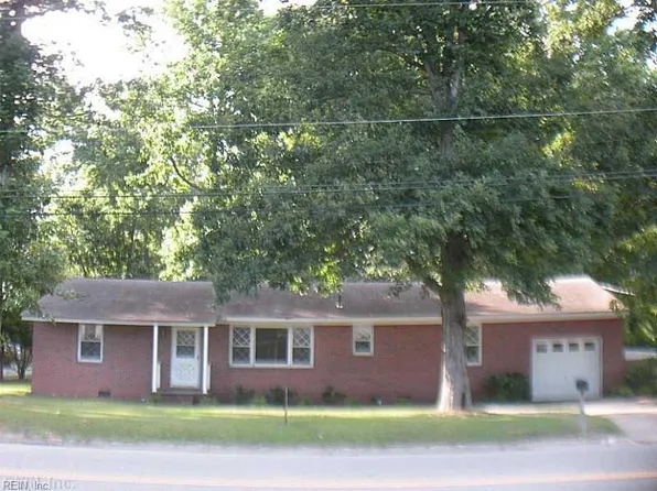 2216 Wolfsnare Rd, Virginia Beach, VA 23454