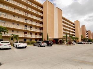 300 NE 12th Ave APT 101, Hallandale, FL 33009