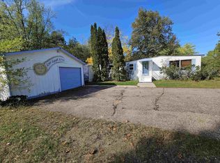 117 W Division St, Hancock, WI 54943