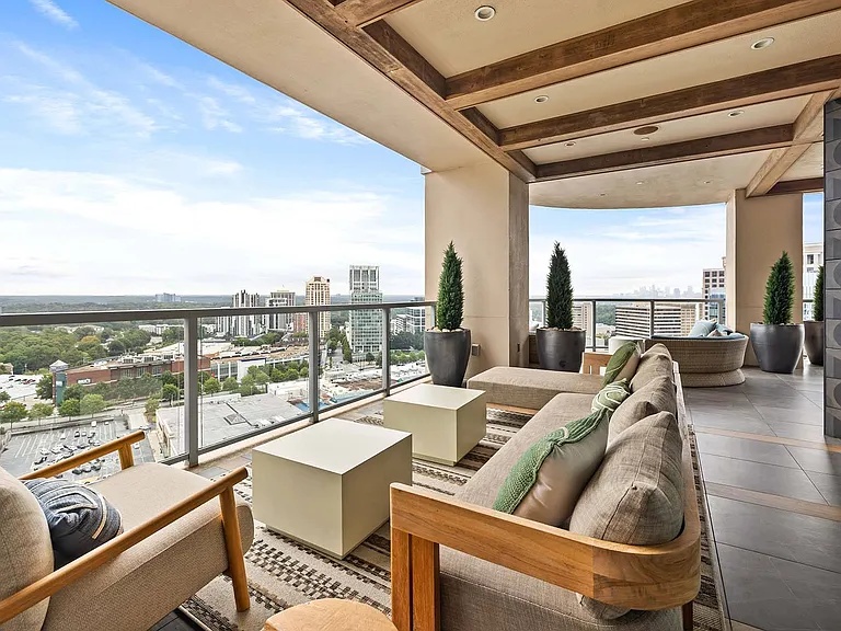 The Huntley Luxury Apartments — Photo 59